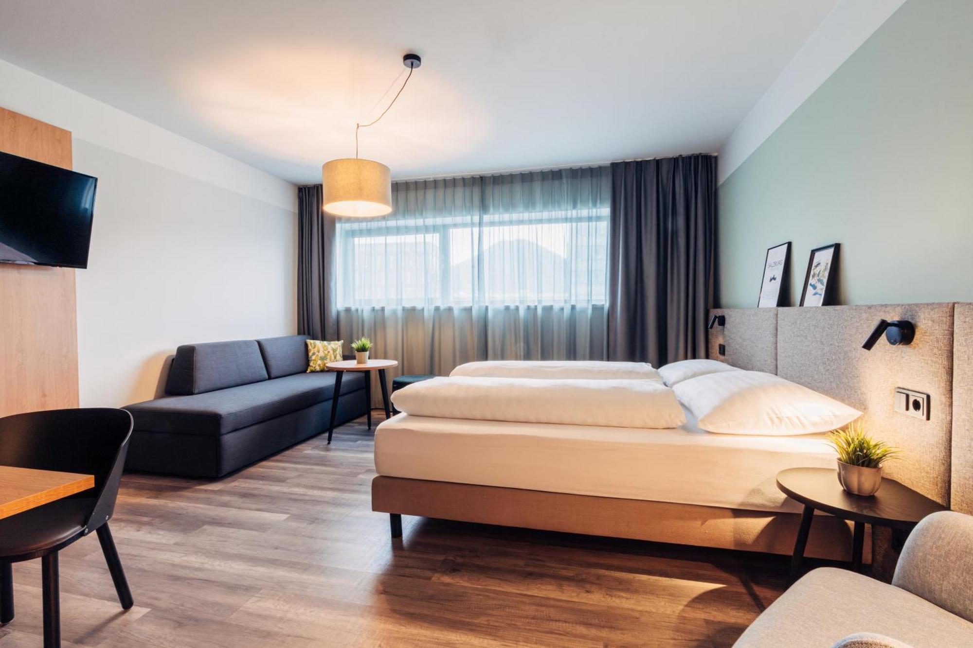 Large Double Room,1743221703:JPEG